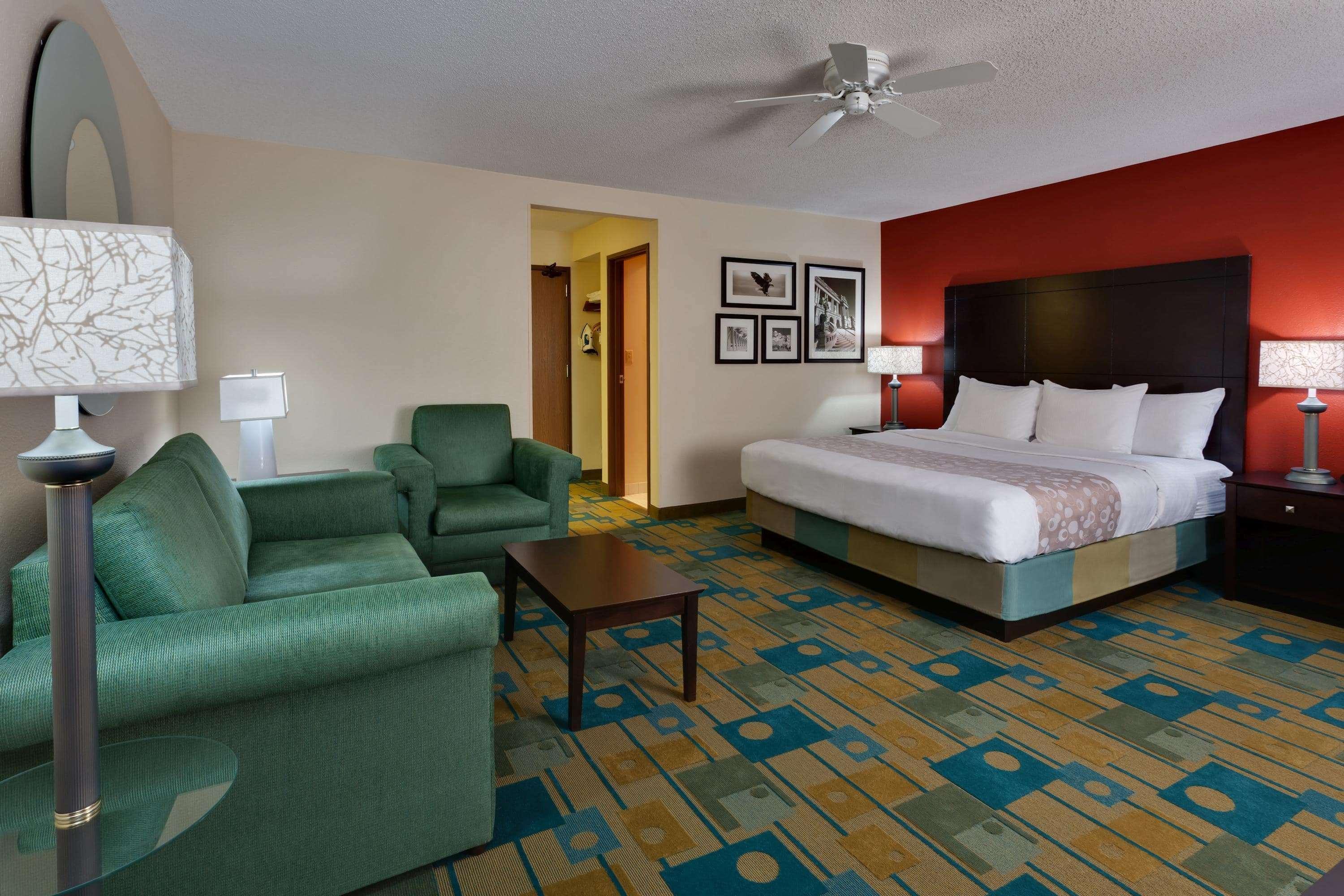 La Quinta By Wyndham Plattsburgh Hotel Exterior photo
