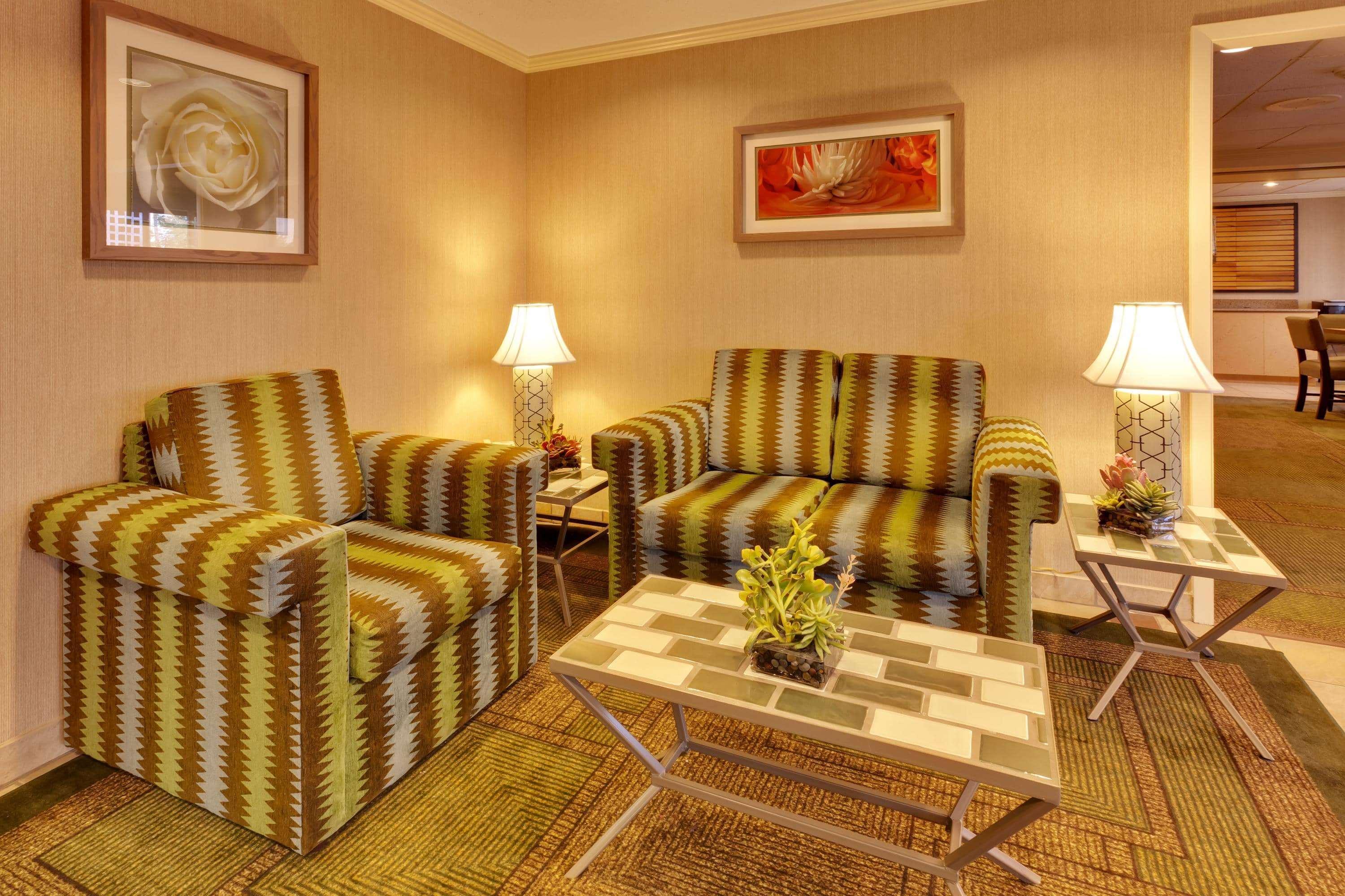 La Quinta By Wyndham Plattsburgh Hotel Exterior photo