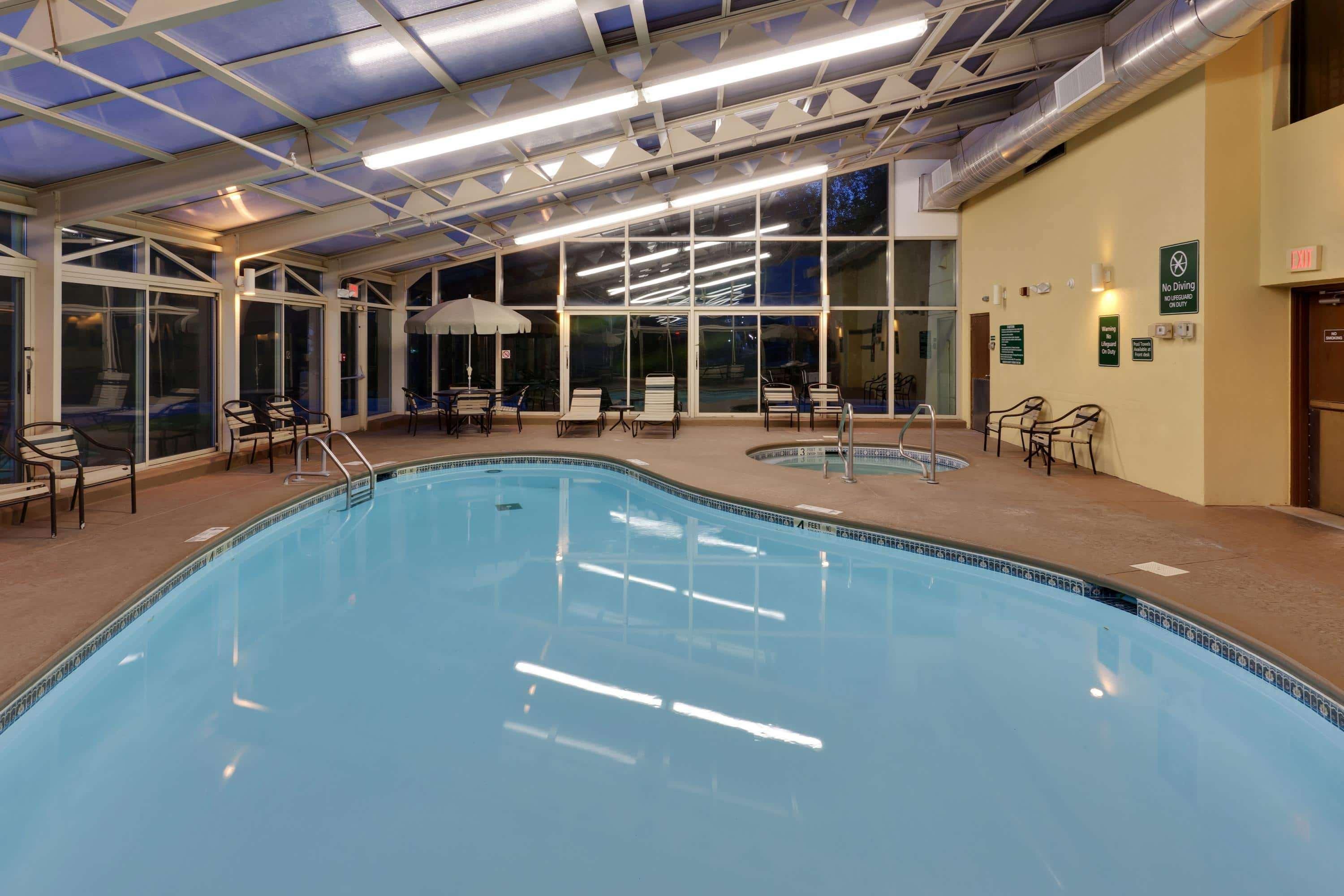 La Quinta By Wyndham Plattsburgh Hotel Exterior photo