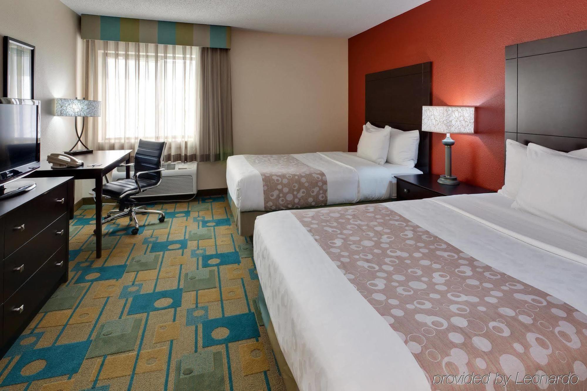 La Quinta By Wyndham Plattsburgh Hotel Exterior photo